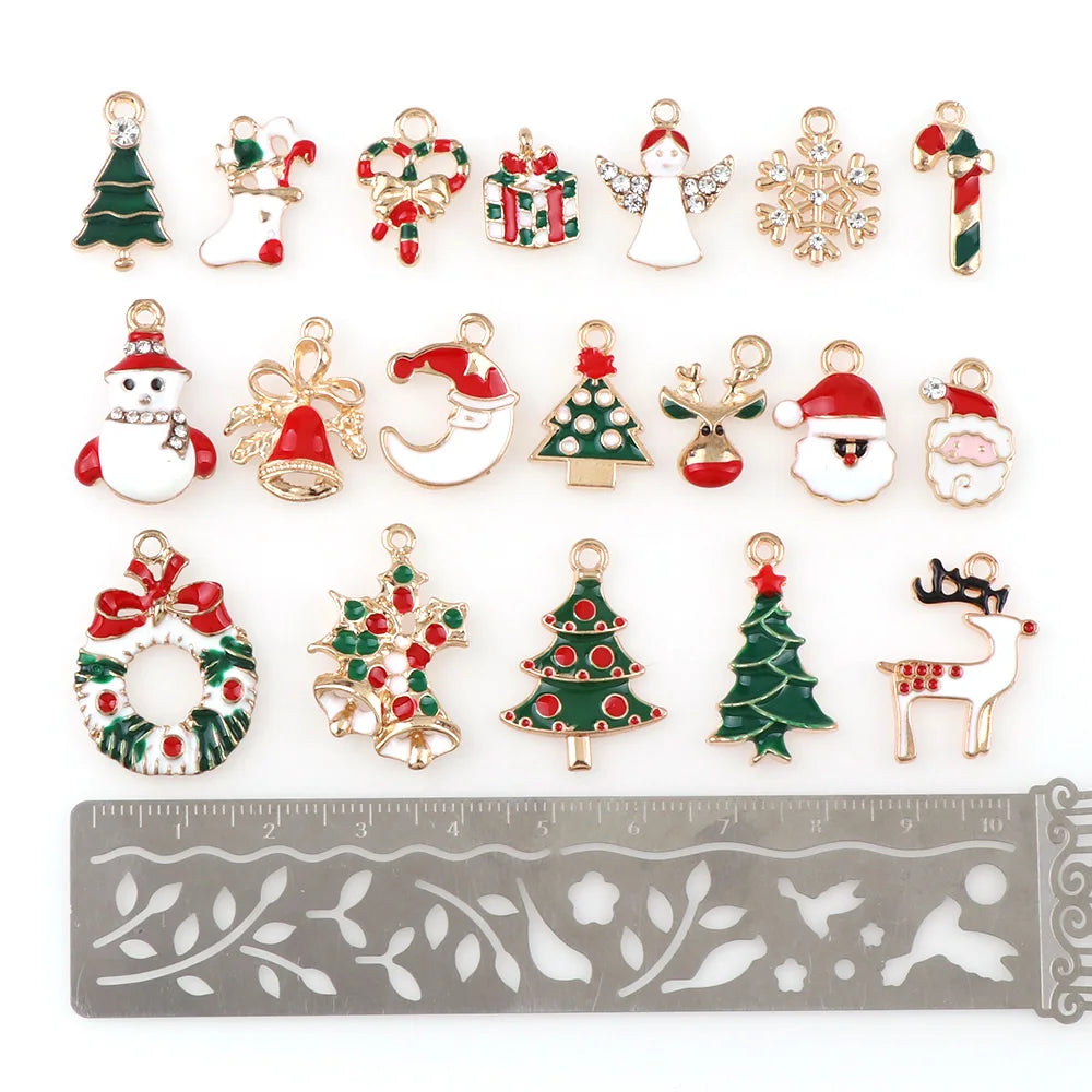 NoelNook™ Metal Ornament Set